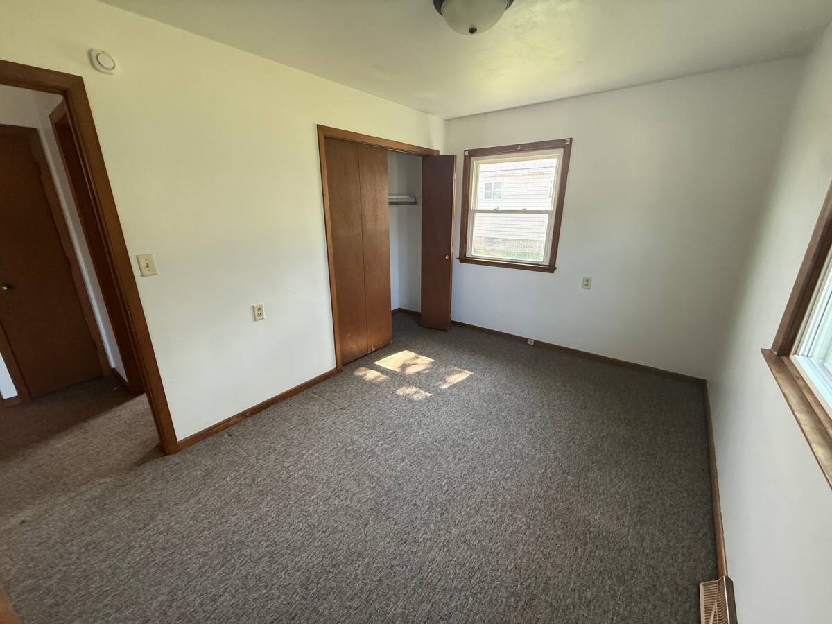 Apartment for rent at 501 W Main St, Royal, IA 51357