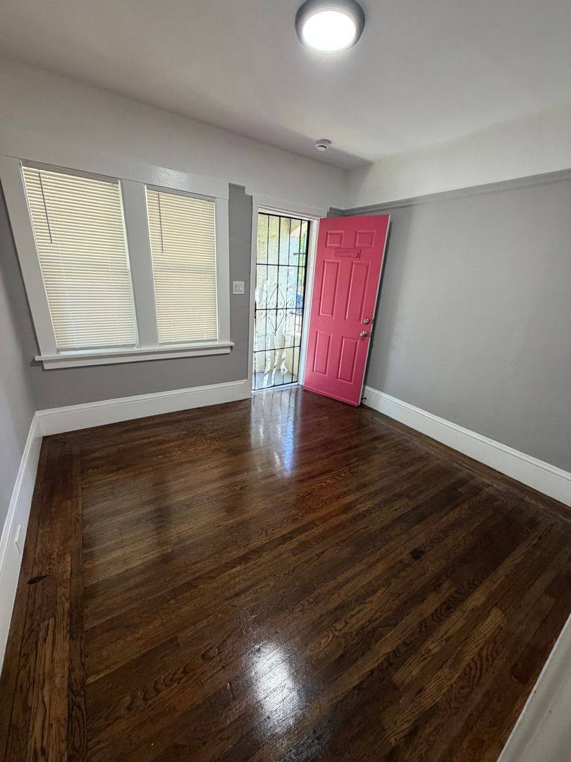 Apartment for rent at 856-860 32nd St, Emeryville, CA 94608