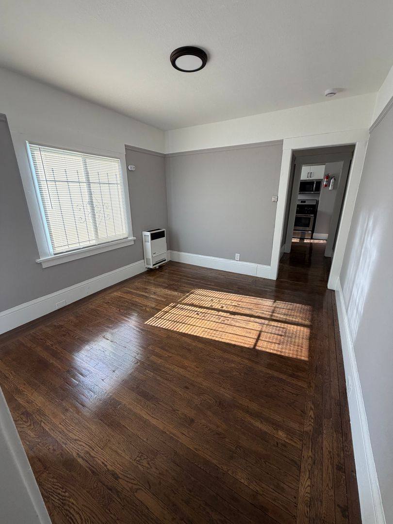 Apartment for rent at 856-860 32nd St, Emeryville, CA 94608