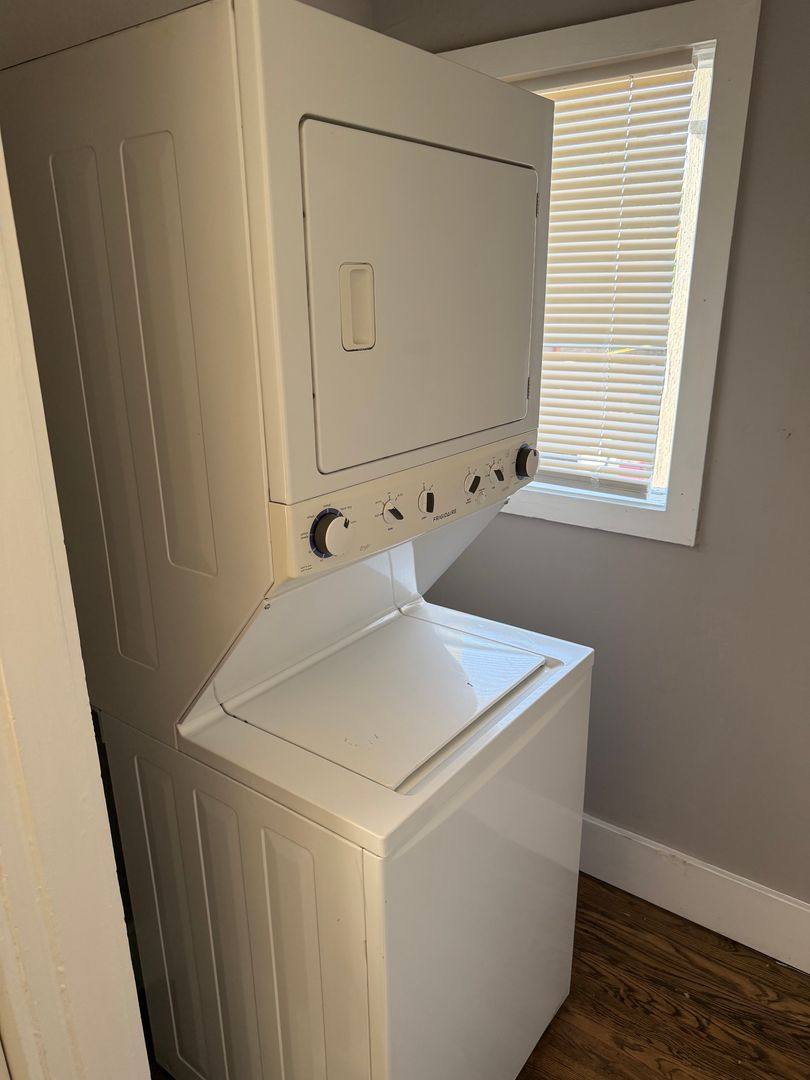 Apartment for rent at 856-860 32nd St, Emeryville, CA 94608