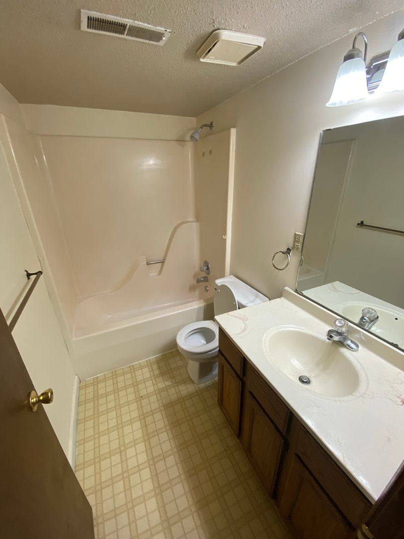 Apartment for rent at 2846 Whitener, Cape Girardeau, MO 63701
