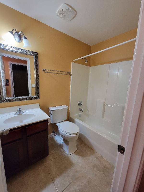 House for rent at 1404 Island Place E, Memphis, TN 38103