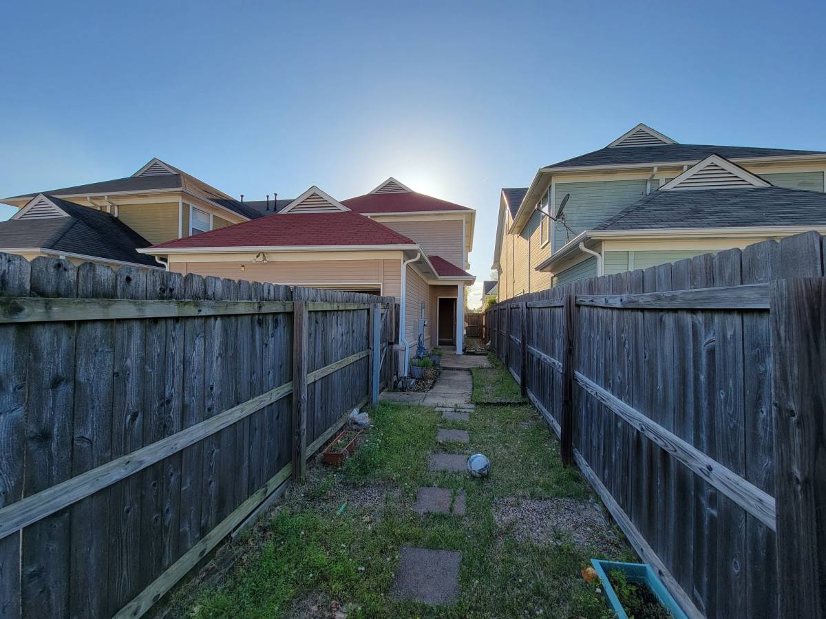 House for rent at 1404 Island Place E, Memphis, TN 38103