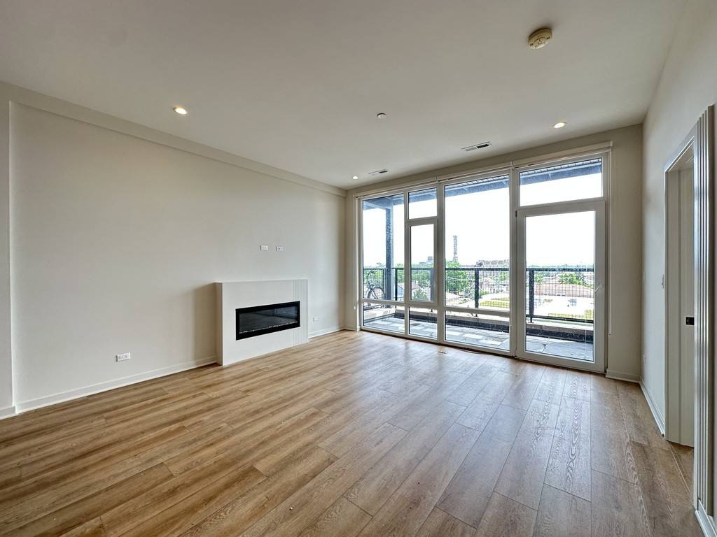 Apartment for rent at 3205 Narragansett #P604, Chicago, IL 60634