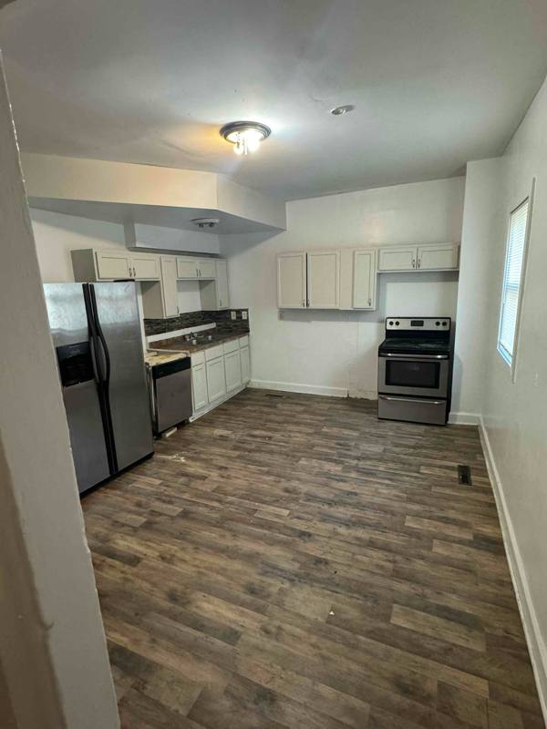 Apartment for rent at 45 1 2 Rodgers Ave #1, Columbus, OH 43222