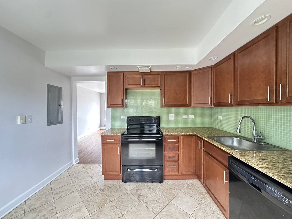 Apartment for rent at 76305 N Milwaukee, Niles, IL 60714
