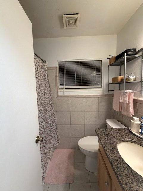 House for rent at 745 NW 18th St #B, Gainesville, FL 32603