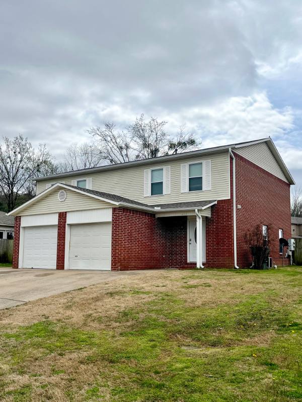 Townhouse for rent at 617 Moan Place, Fayetteville, AR 72703