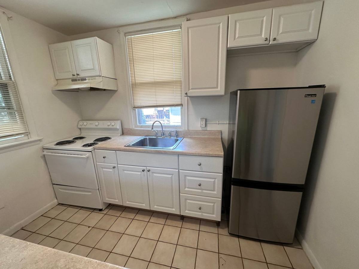 Apartment for rent at 1029 W Main St, Norristown, PA 19401