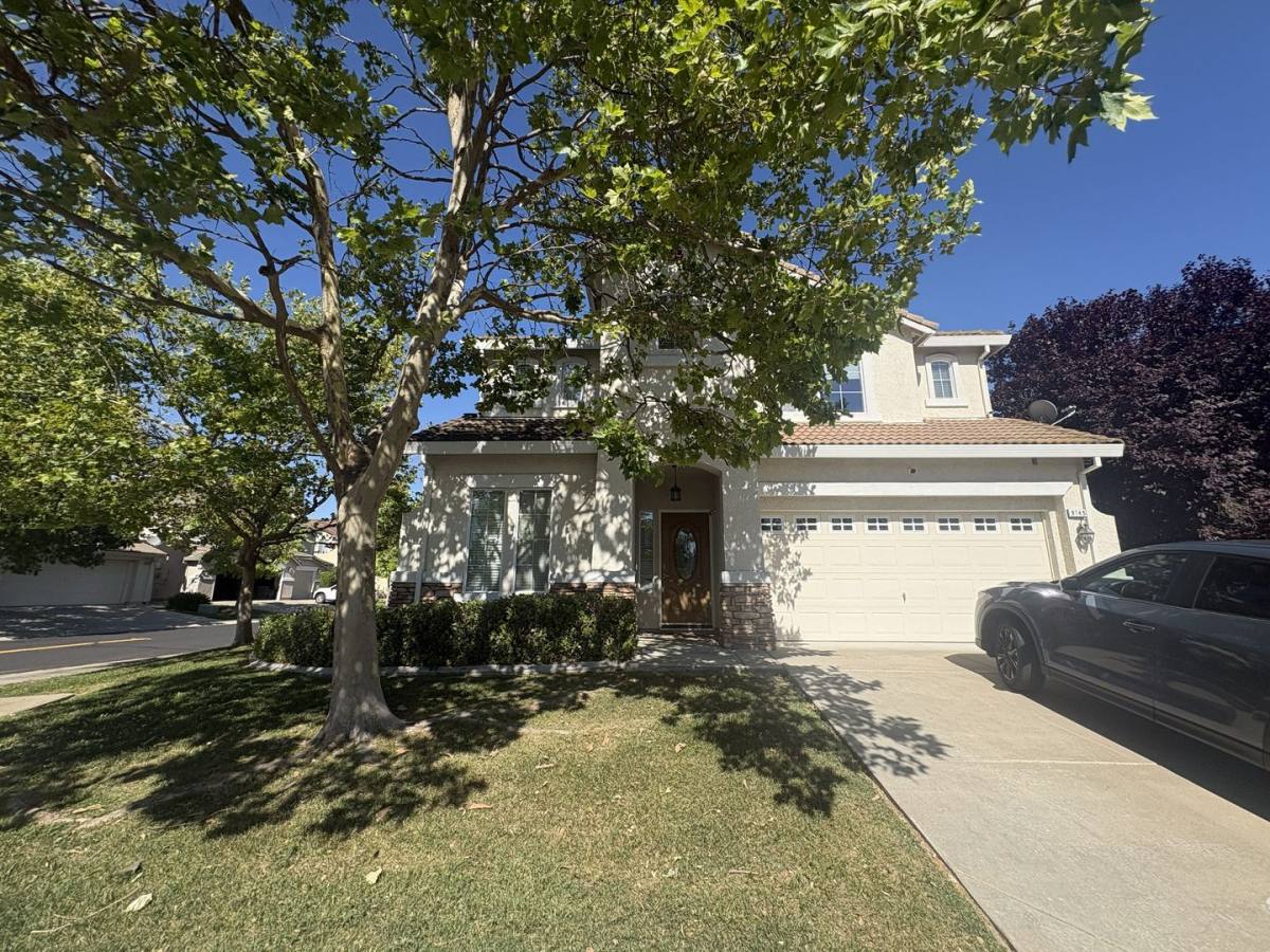 House for rent at 9745 W Taron Dr, Elk Grove, CA 95757