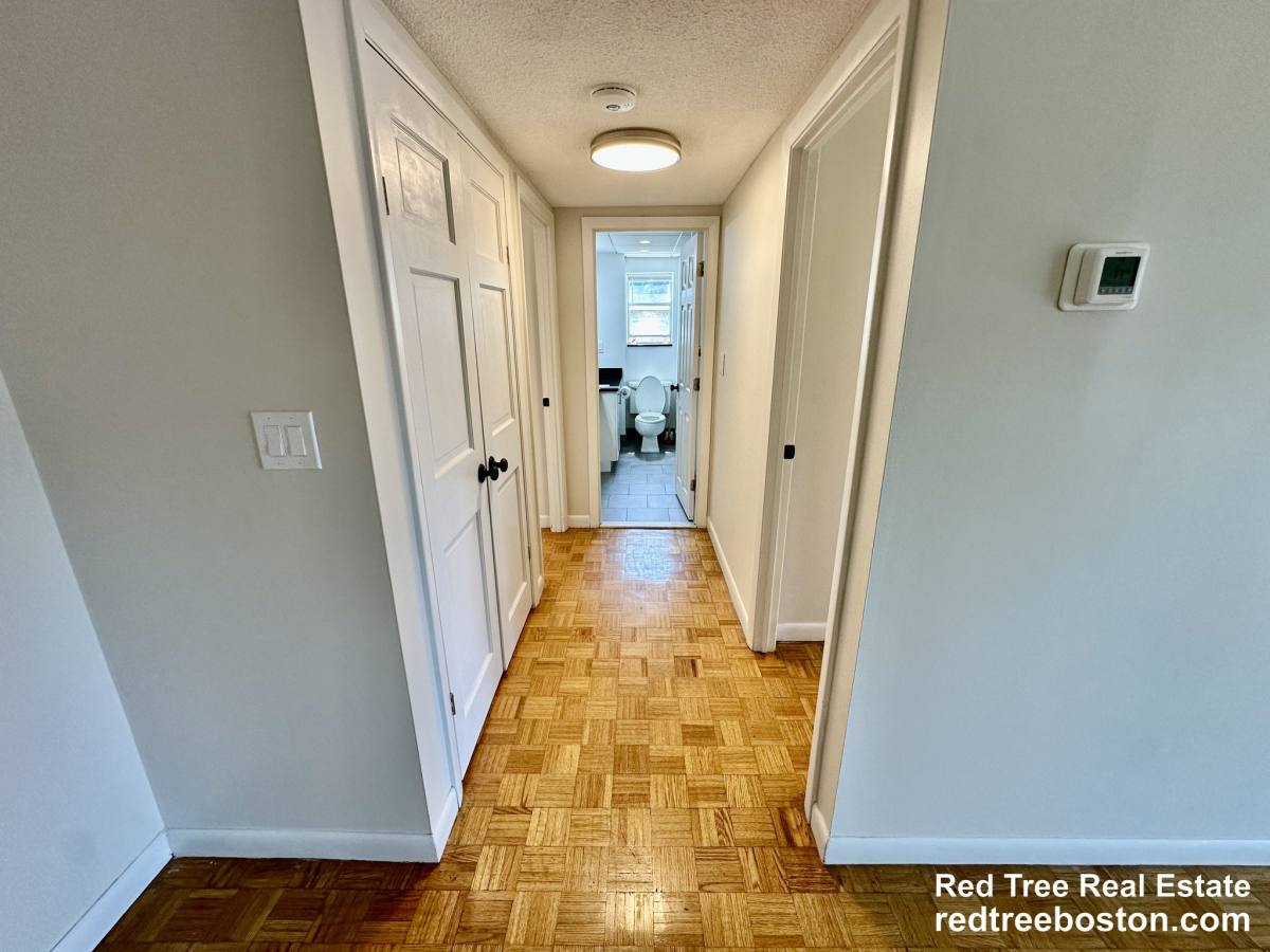 Apartment for rent at 44 Broadlawn Park #22A, Chestnut Hill, MA 02467