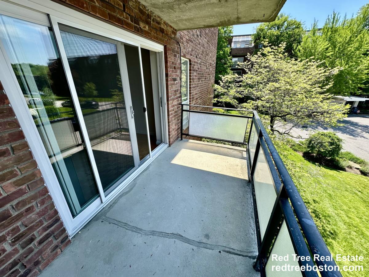 Apartment for rent at 44 Broadlawn Park #22A, Chestnut Hill, MA 02467