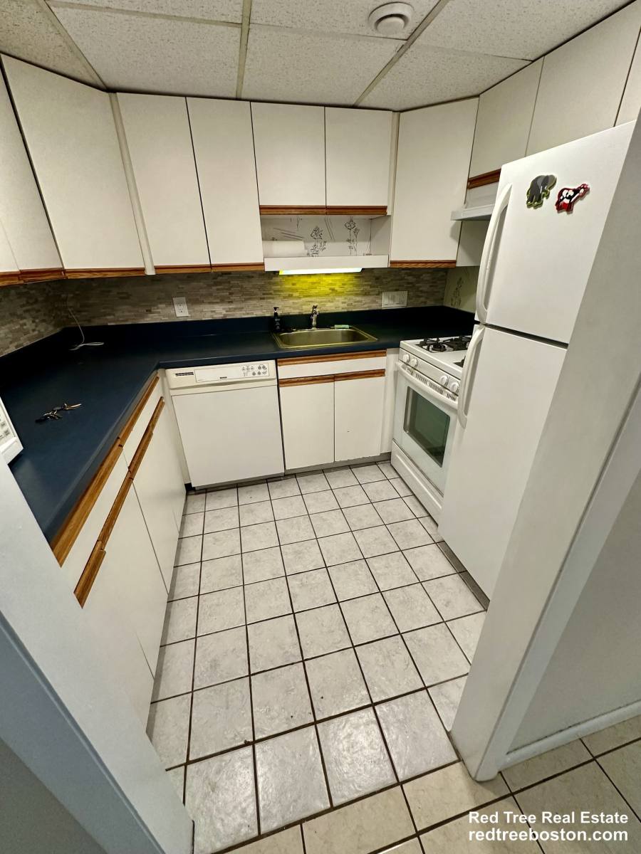 Apartment for rent at 44 Broadlawn Park #22A, Chestnut Hill, MA 02467