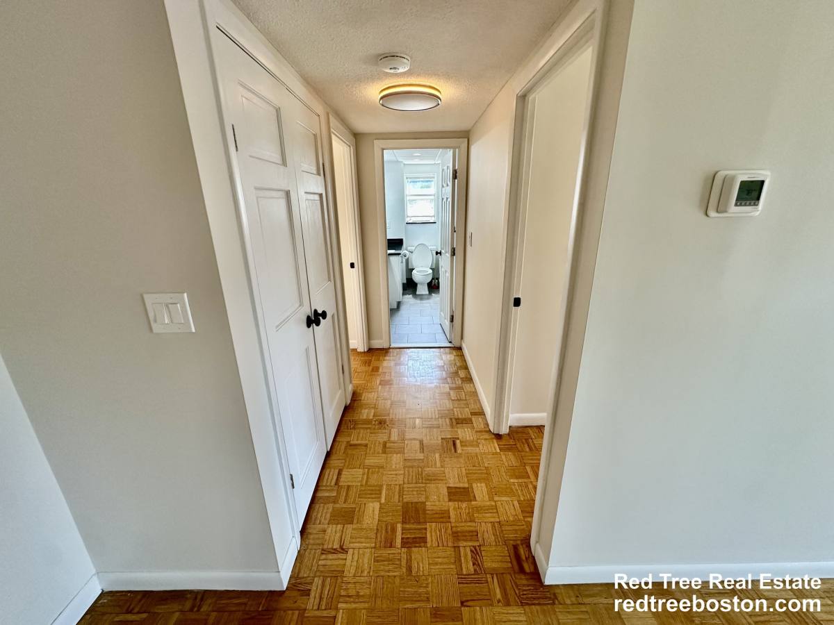 Apartment for rent at 44 Broadlawn Park #22A, Chestnut Hill, MA 02467