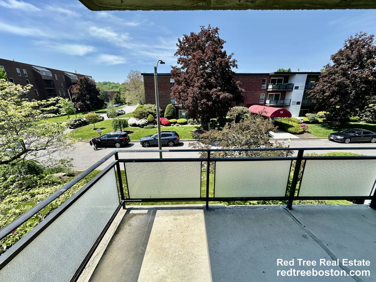 Apartment for rent at 44 Broadlawn Park #22A, Chestnut Hill, MA 02467
