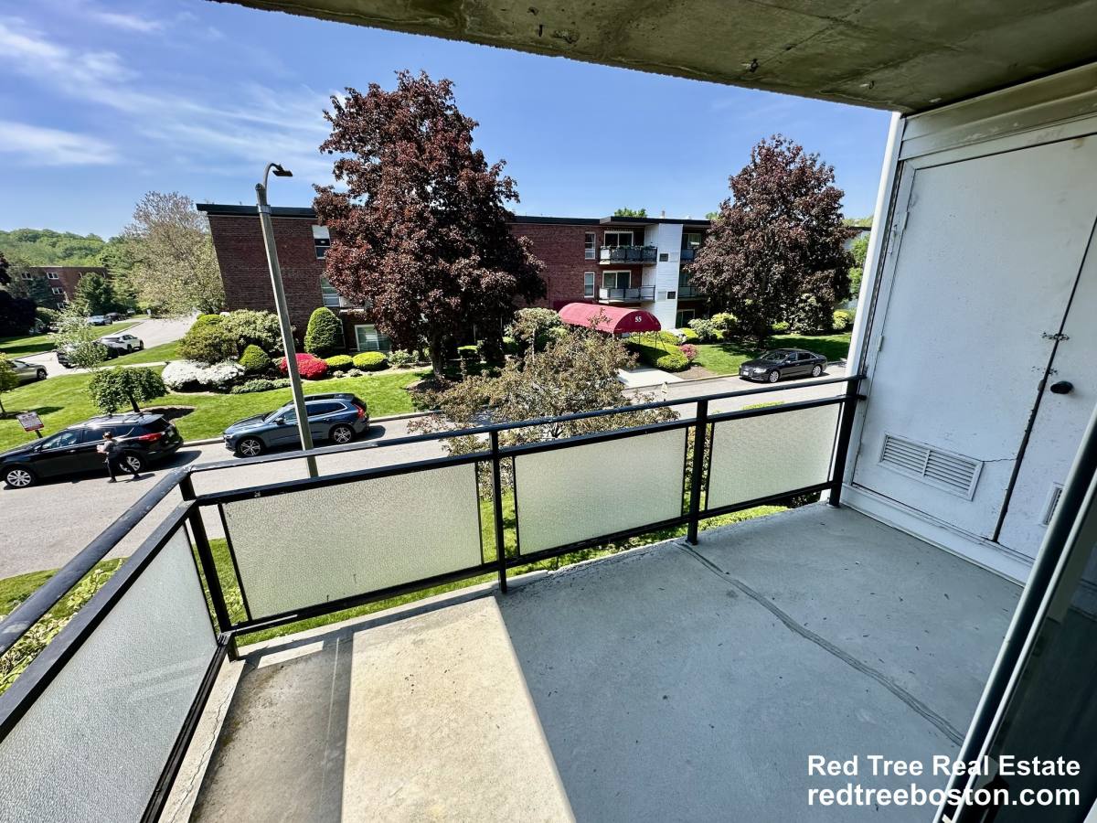 Apartment for rent at 44 Broadlawn Park #22A, Chestnut Hill, MA 02467