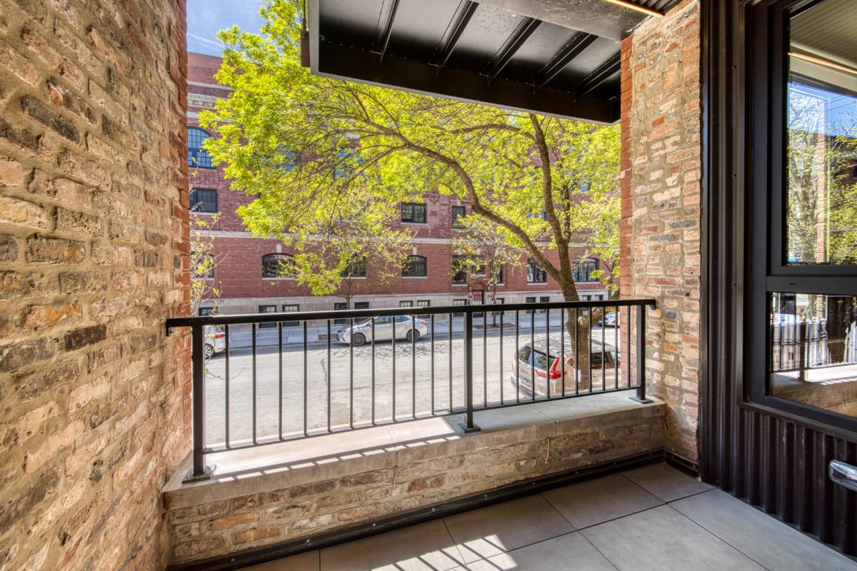 Apartment for rent at 1550 W Monroe St #204, Chicago, IL 60607