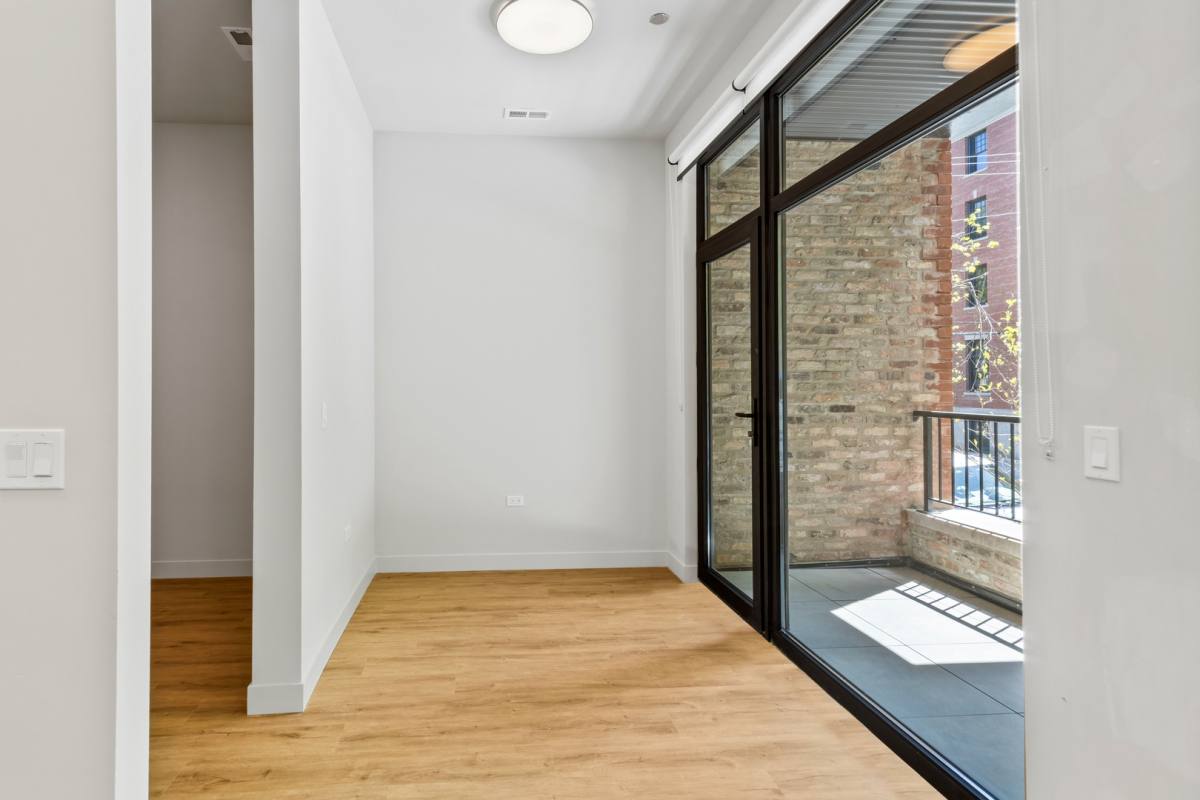 Apartment for rent at 1550 W Monroe St #204, Chicago, IL 60607