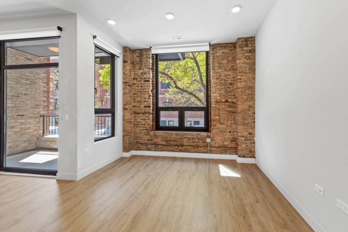 Apartment for rent at 1550 W Monroe St #204, Chicago, IL 60607