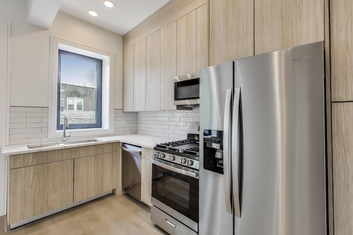 Apartment for rent at 2023 N Drake Ave #3S, Chicago, IL 60647