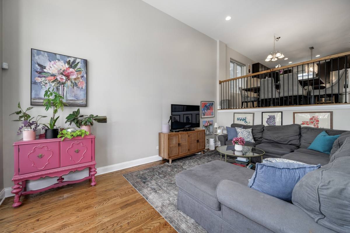 Apartment for rent at 1742 N Bissell St, Chicago, IL 60614