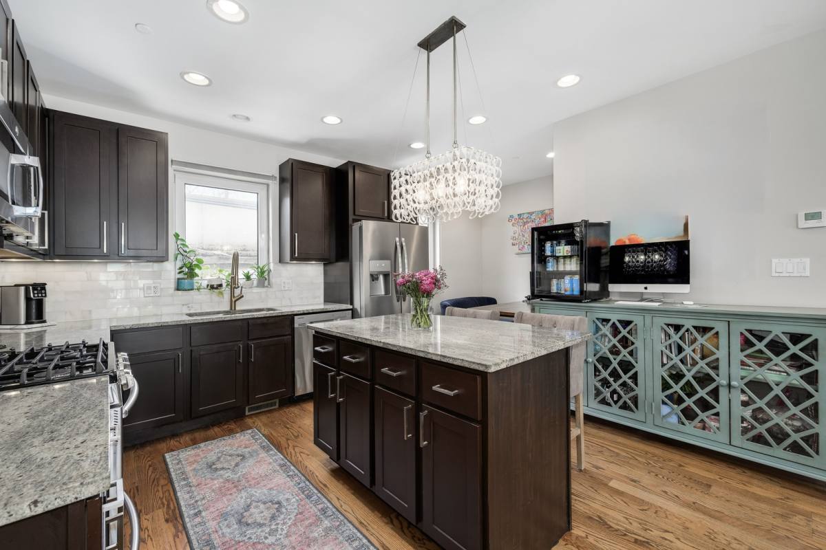 Apartment for rent at 1742 N Bissell St, Chicago, IL 60614