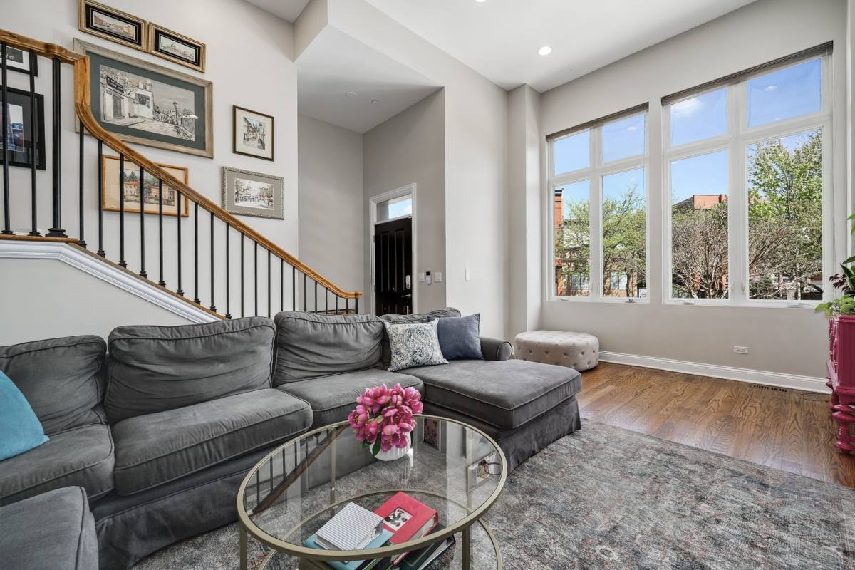Apartment for rent at 1742 N Bissell St, Chicago, IL 60614