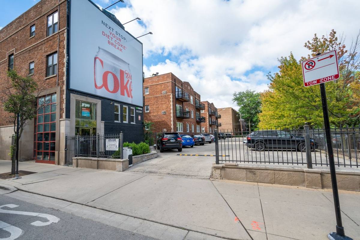 Apartment for rent at 511 W Deming #1S, Chicago, IL 60614