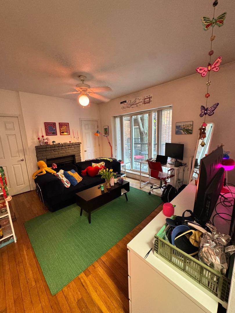Apartment for rent at 511 W Deming #1S, Chicago, IL 60614