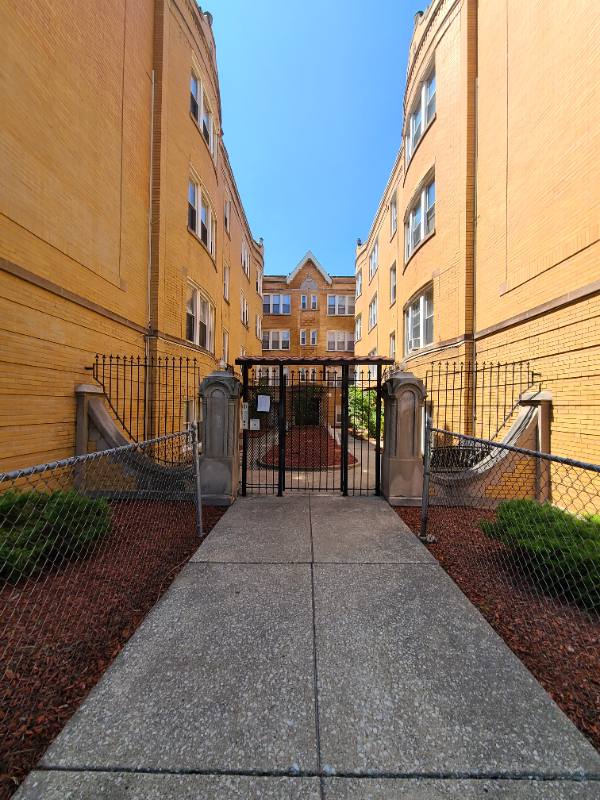 Apartment for rent at 834 N Massasoit Ave #1, Chicago, IL 60651