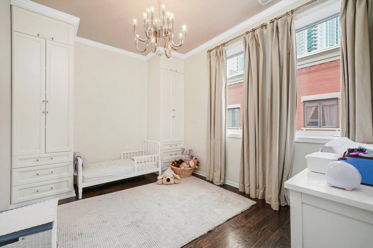 Townhouse for rent at 430 N Canal St, Chicago, IL 60654
