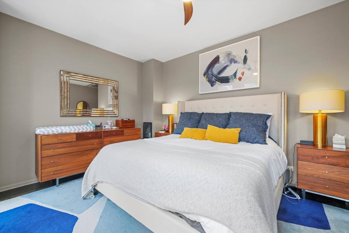 Townhouse for rent at 430 N Canal St, Chicago, IL 60654