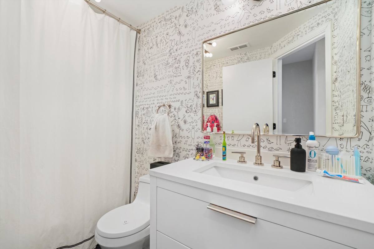 Townhouse for rent at 430 N Canal St, Chicago, IL 60654