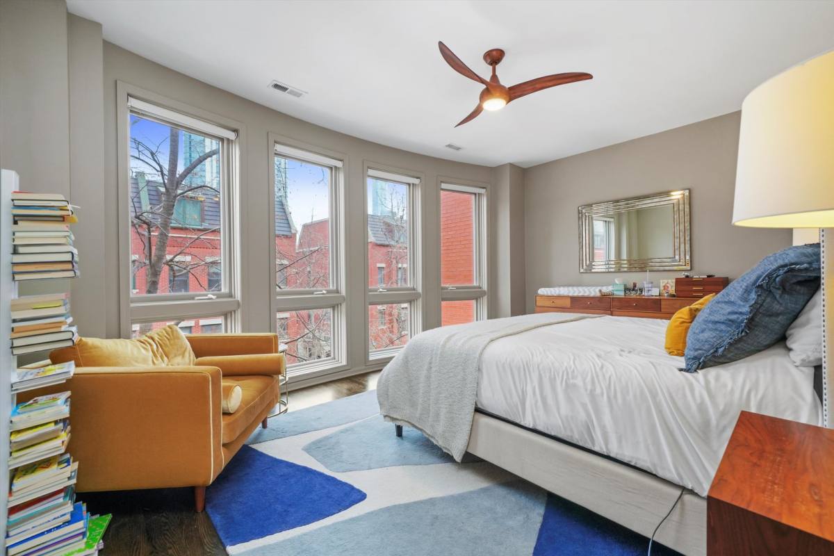 Townhouse for rent at 430 N Canal St, Chicago, IL 60654