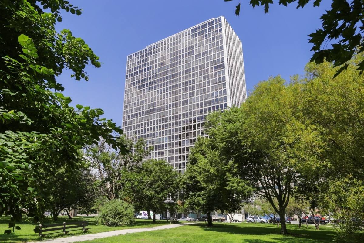 Apartment for rent at 330 W Diversey Parkway #9, Chicago, IL 60657