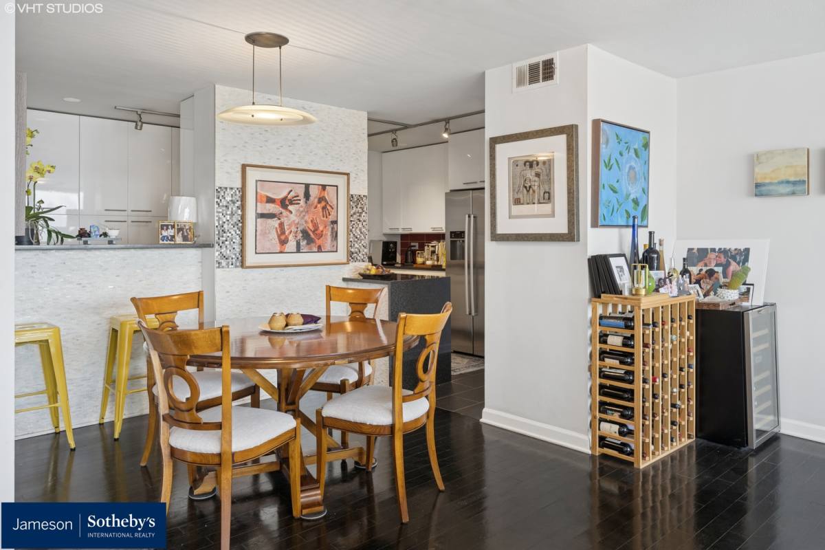 Apartment for rent at 330 W Diversey Parkway #9, Chicago, IL 60657