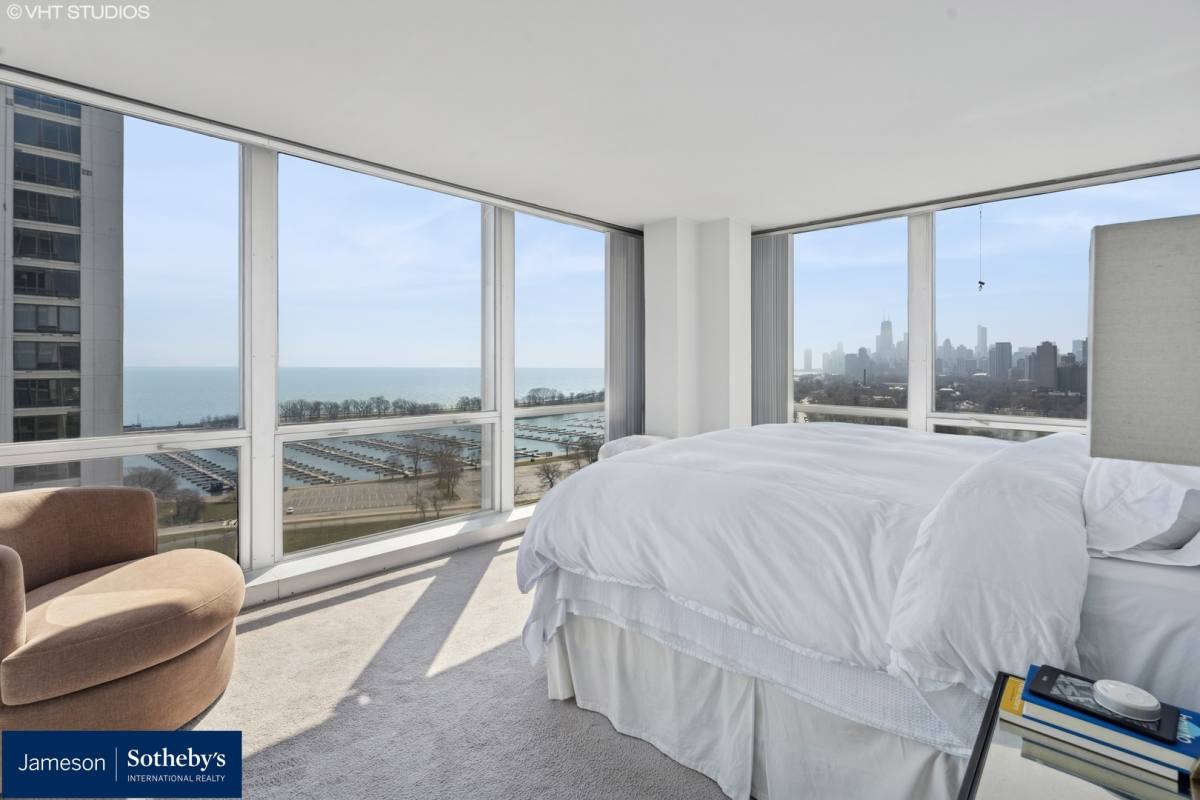 Apartment for rent at 330 W Diversey Parkway #9, Chicago, IL 60657