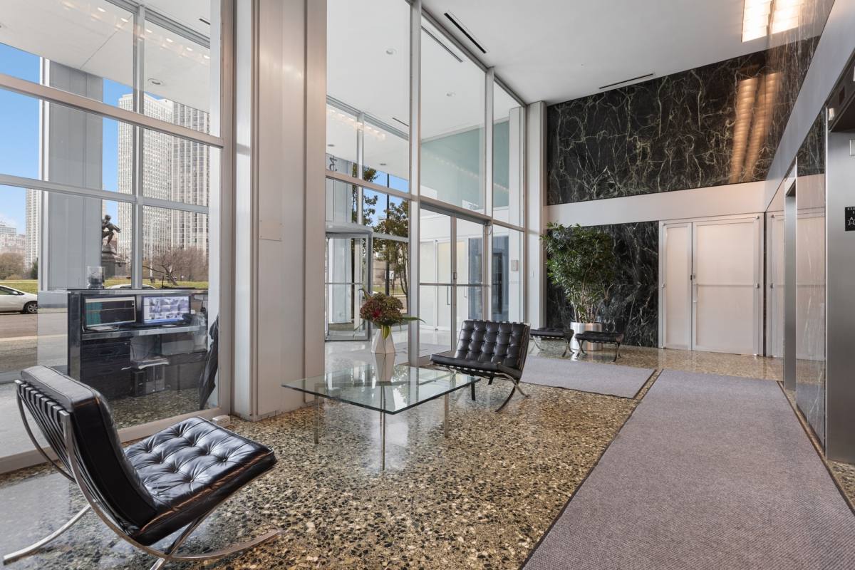 Apartment for rent at 330 W Diversey Parkway #9, Chicago, IL 60657