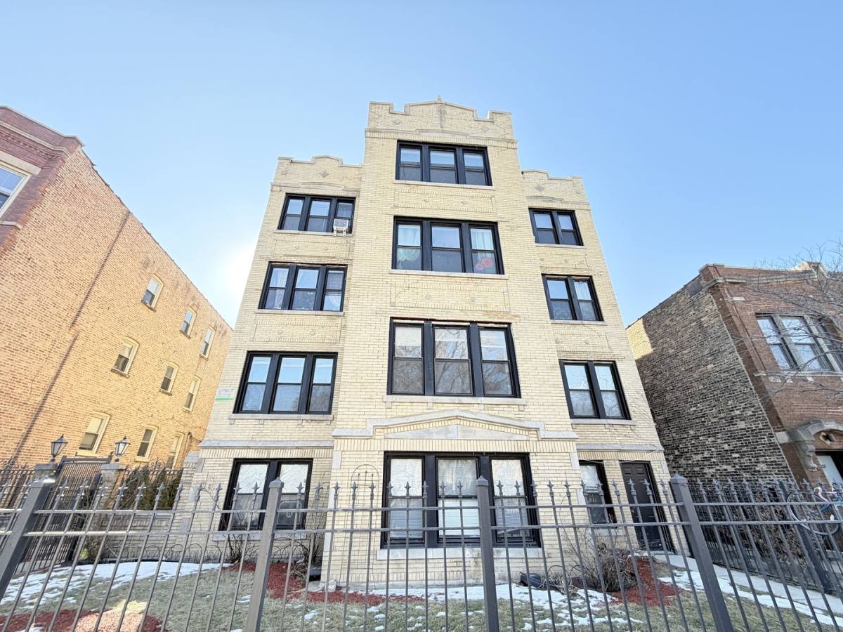 Apartment for rent at 3155 W Augusta Blvd #G, Chicago, IL 60622