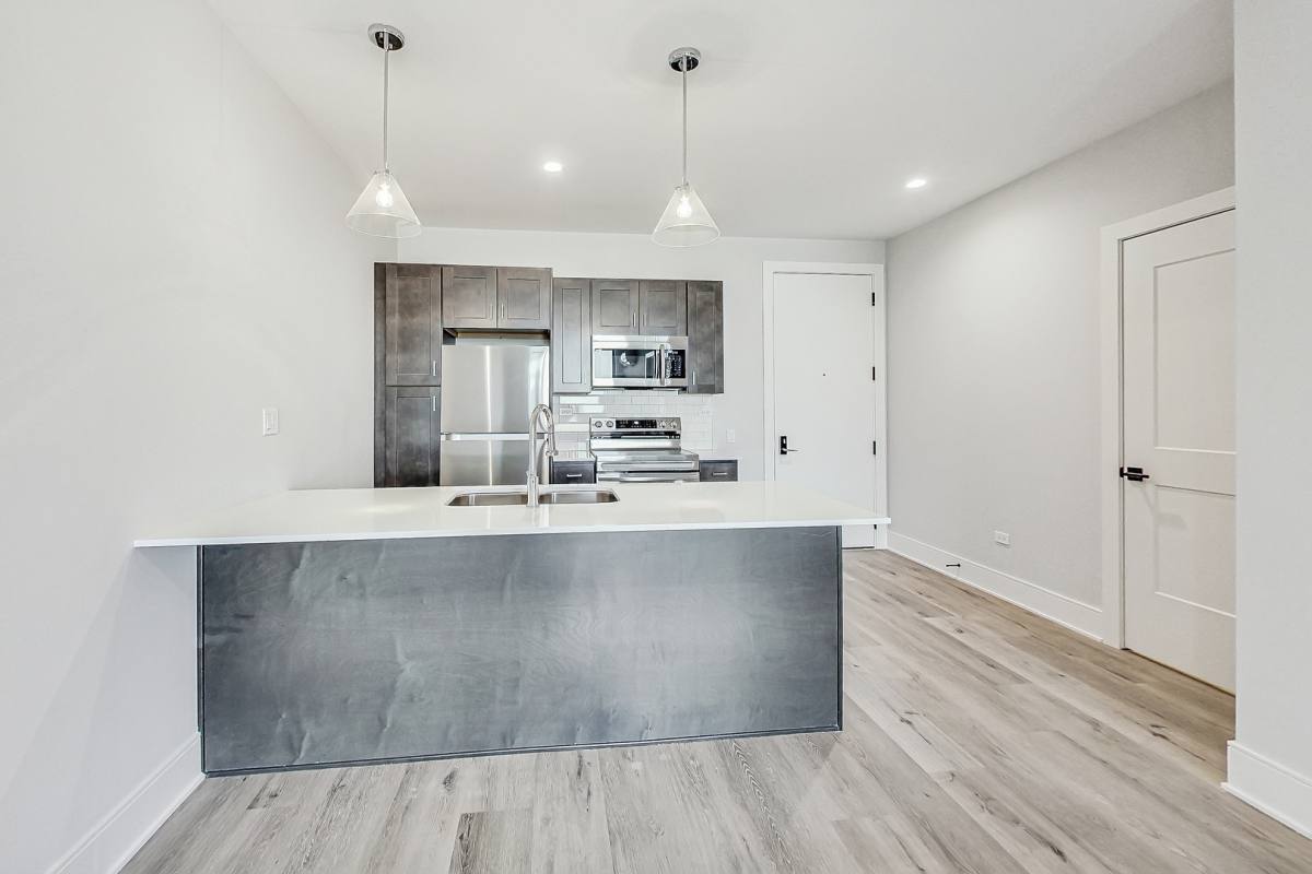Apartment for rent at 7 Van Buren St #505, Oak Park, IL 60304