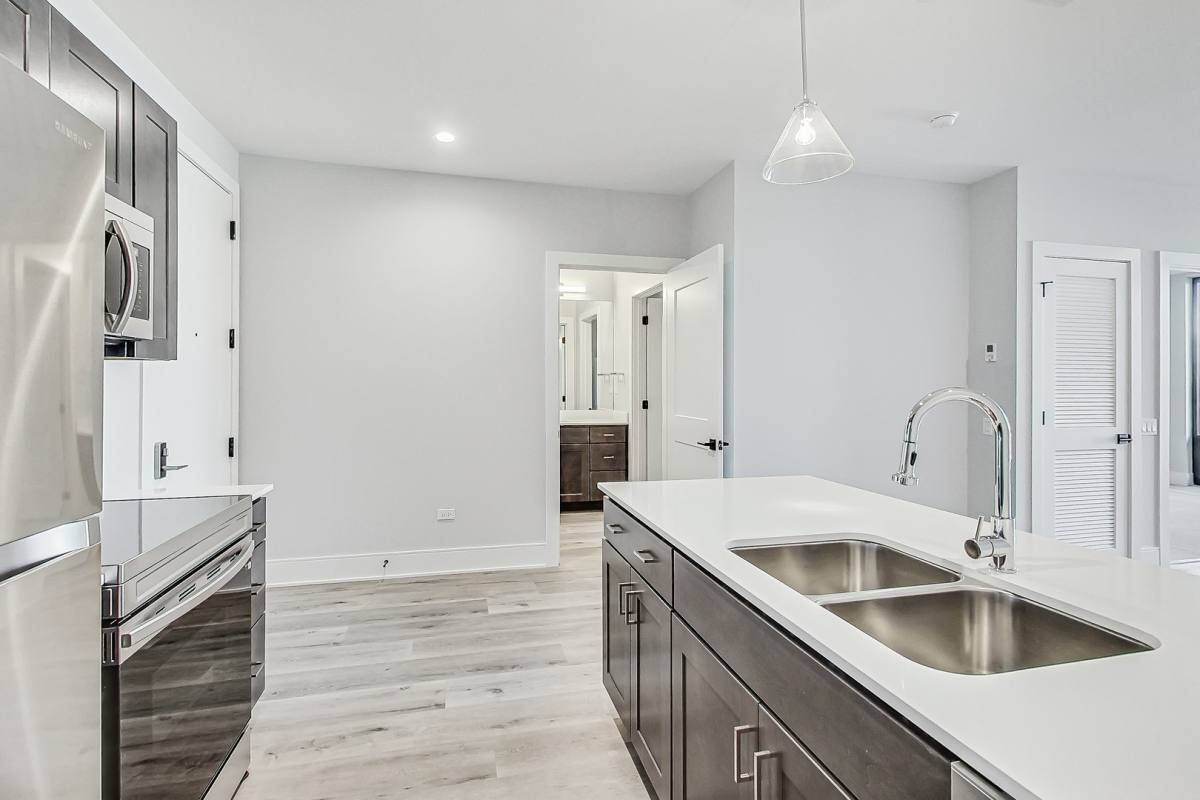 Apartment for rent at 7 Van Buren St #505, Oak Park, IL 60304