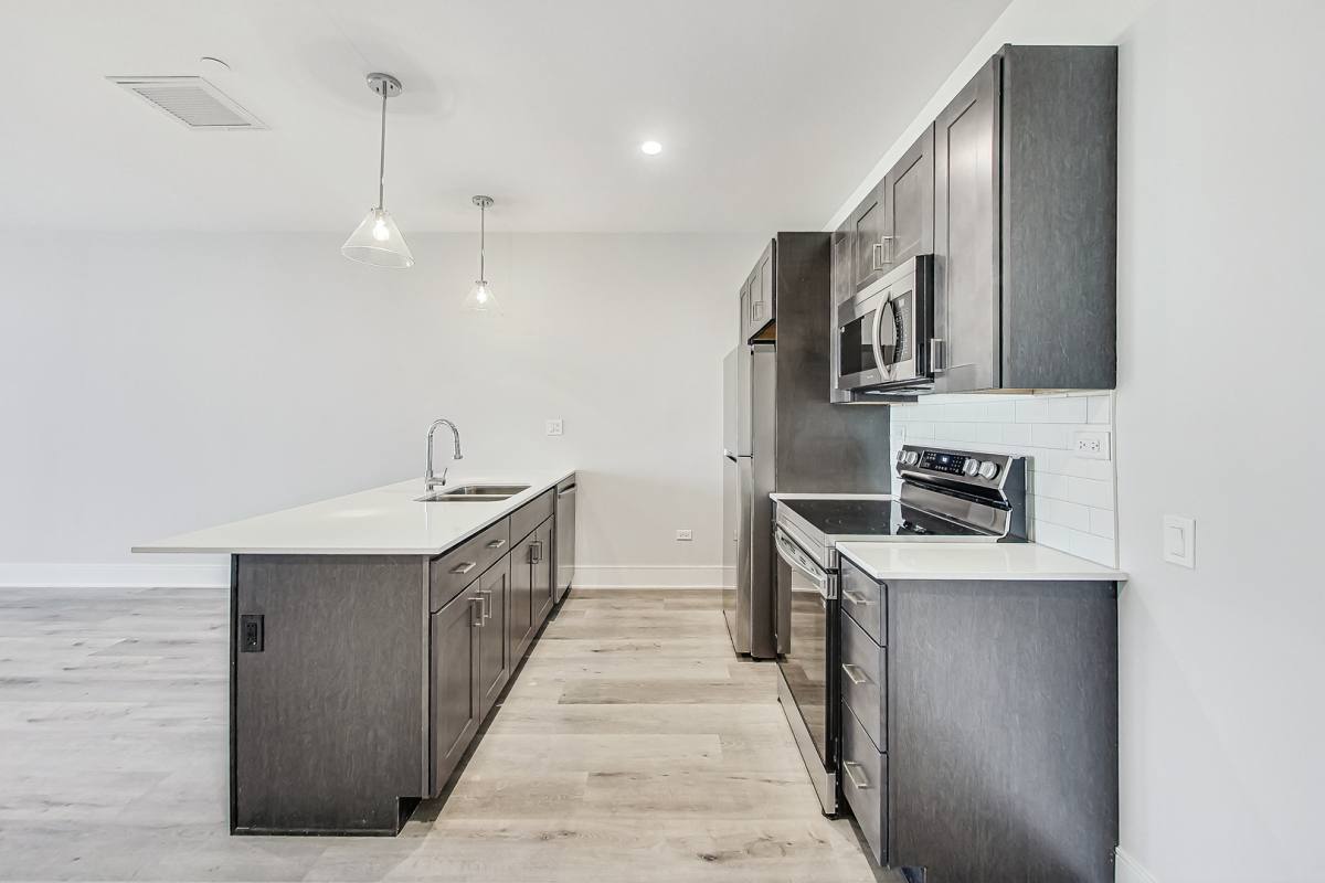 Apartment for rent at 7 Van Buren St #505, Oak Park, IL 60304