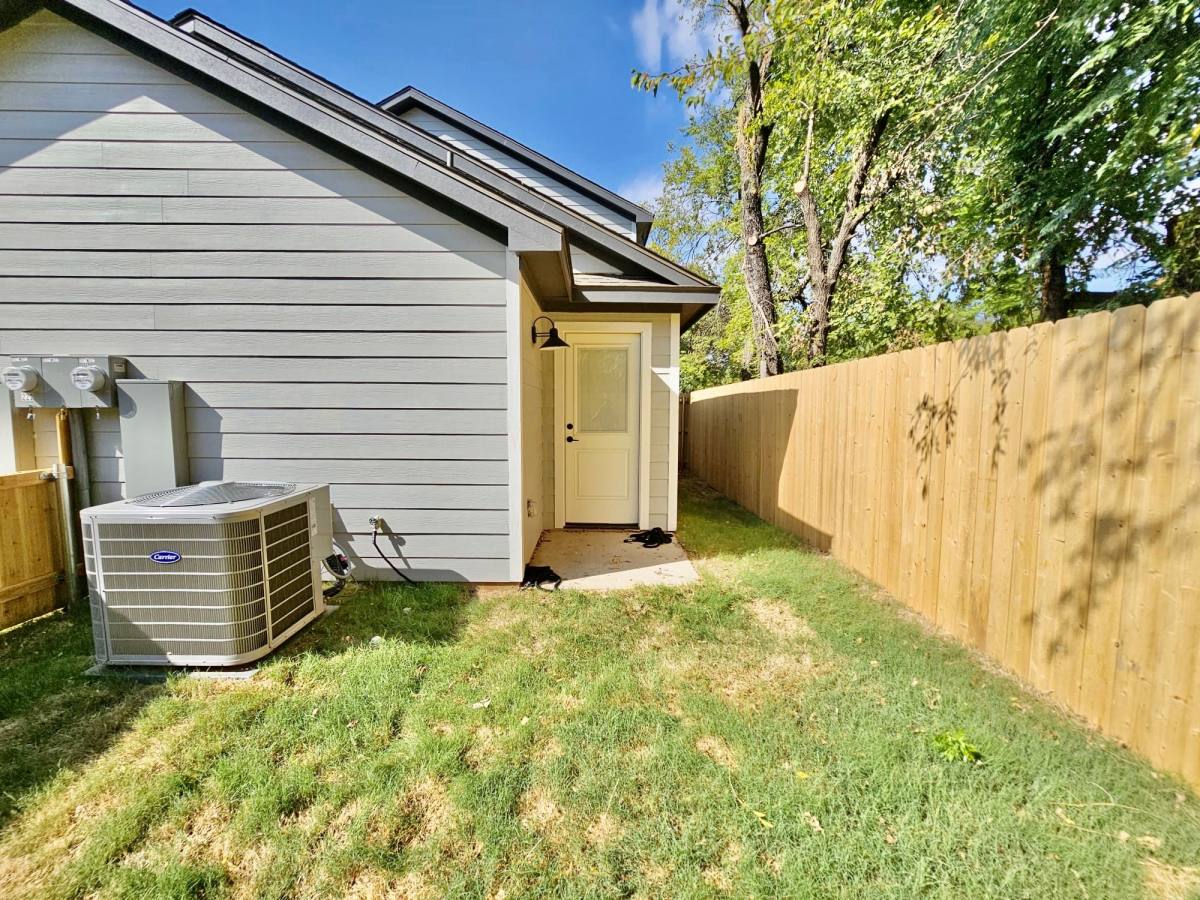 Apartment for rent at 222 W Bond St #222, Denison, TX 75020