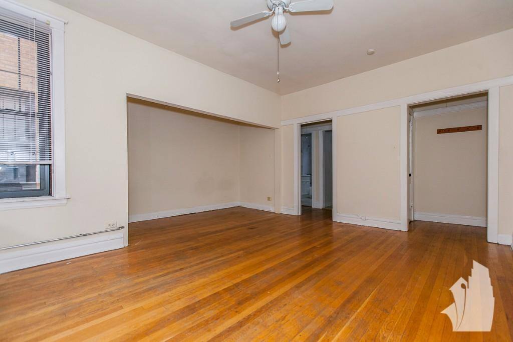 Apartment for rent at 7215 W Barry Ave #2B, Chicago, IL 60657