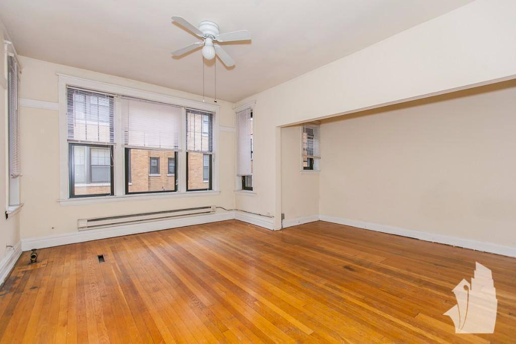 Apartment for rent at 7215 W Barry Ave #2B, Chicago, IL 60657
