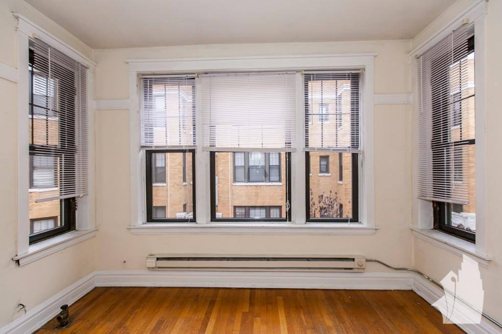 Apartment for rent at 7215 W Barry Ave #2B, Chicago, IL 60657