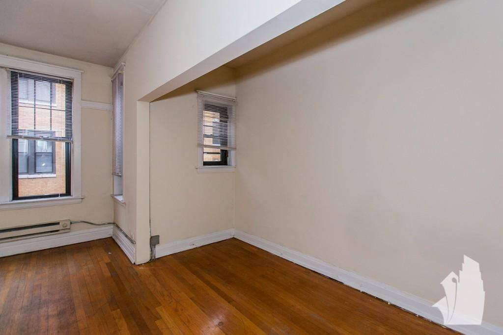 Apartment for rent at 7215 W Barry Ave #2B, Chicago, IL 60657