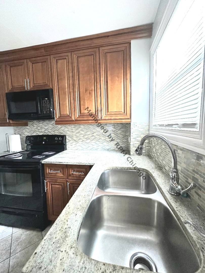Townhouse for rent at 1420 N Harlem Ave E, Oak Park, IL 60302