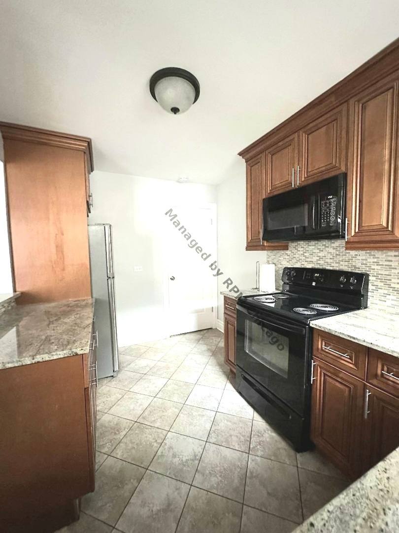 Townhouse for rent at 1420 N Harlem Ave E, Oak Park, IL 60302