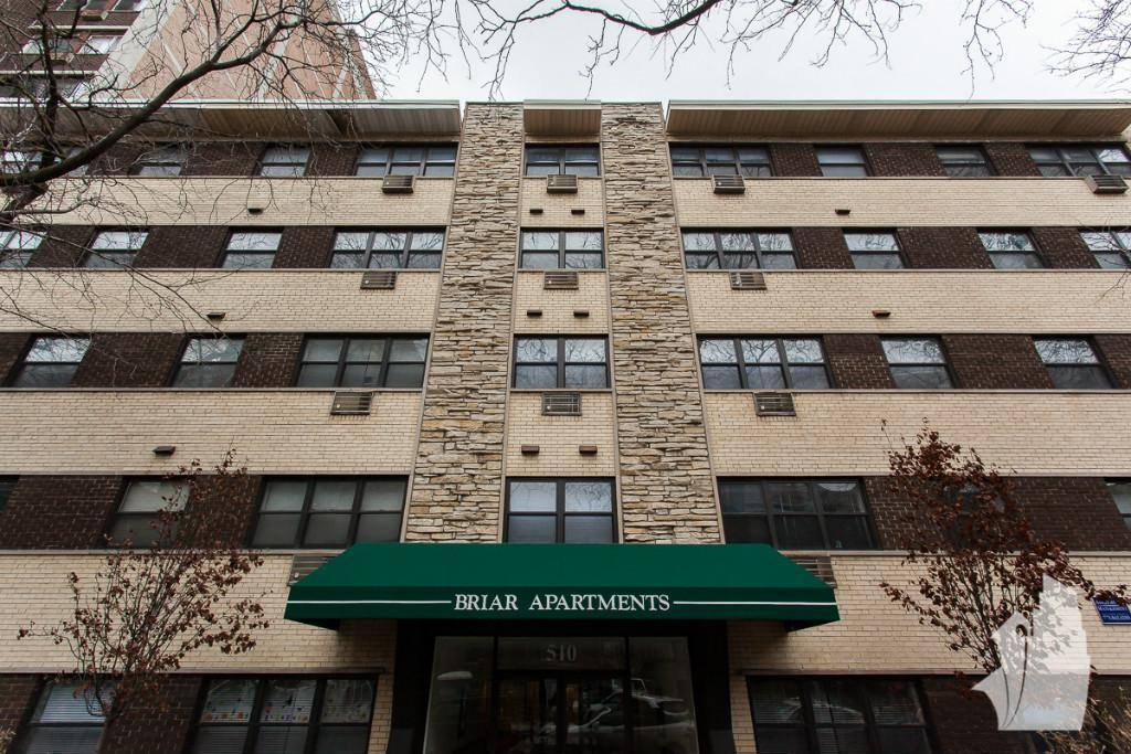 Apartment for rent at 510 W Briar Place #405, Chicago, IL 60657